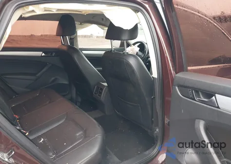 2013 Volkswagen Passat 2.5L Se z USA, uszkodzony, nr VIN 1VWBP7A32DC104190